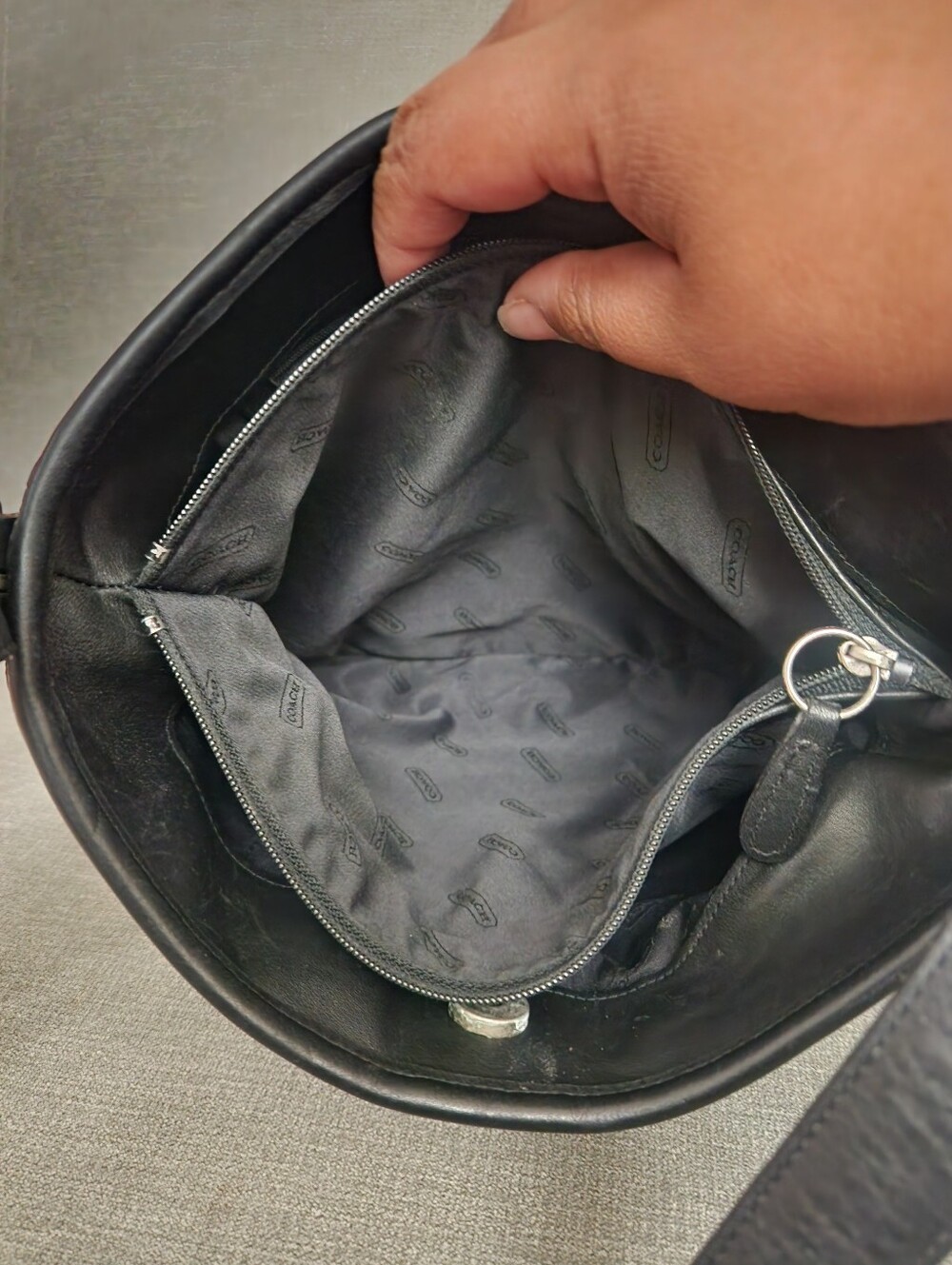Vintage Coach Chelsea Hobo - Black - Picture 5 of 10